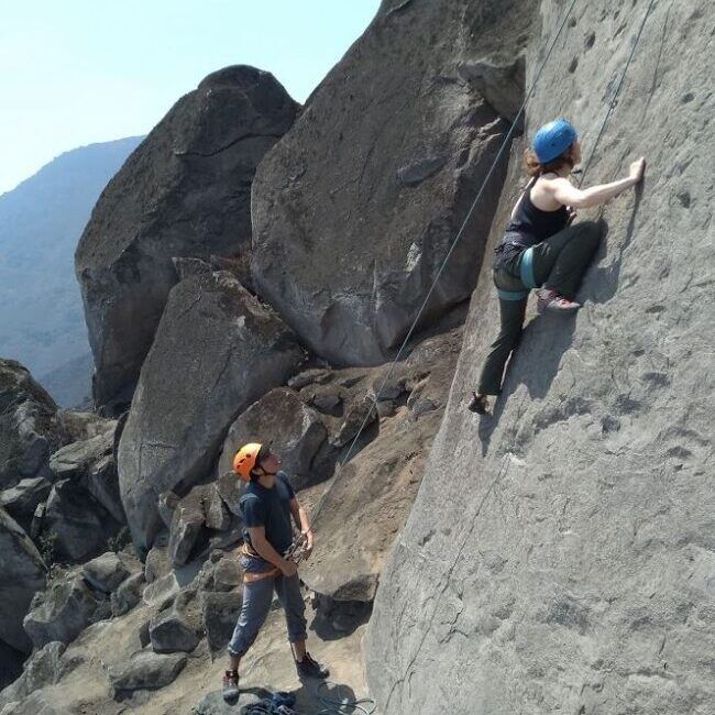 escalada roca lima vertical-entrenamiento-academia cuevas vinas canchacalla yuracmayo
